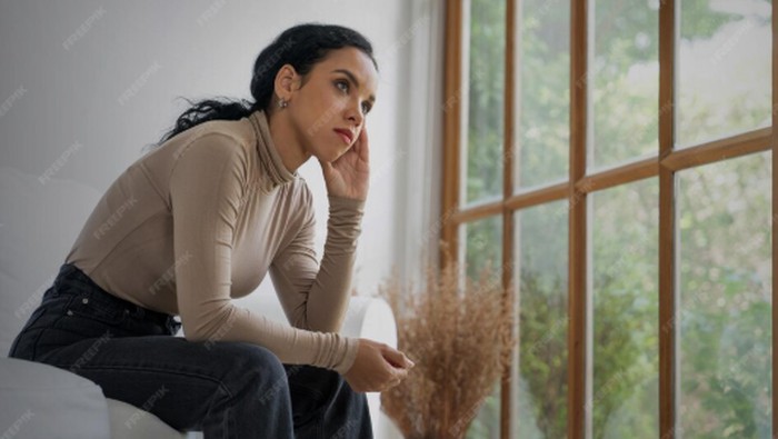 4 Tips Mencegah Overthinking yang Sering Ganggu Aktivitas sampai Relationship