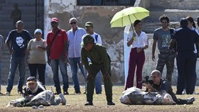 FOTO: Rakyat Kuba Siap Angkat Senjata Hadapi Ancaman Invasi AS