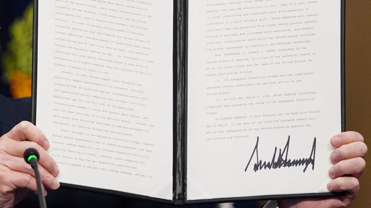 Kepribadian Donald Trump dari Tanda Tangan: Tak Mau Dianggap Remeh