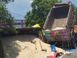 Ada Truk Kecelakaan, Jalan Tol Ir Sutami Makassar Macet Siang Ini