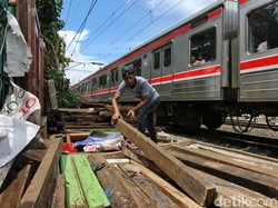 Rusun Disiapkan untuk Relokasi Sementara Warga Tepi Rel Senen