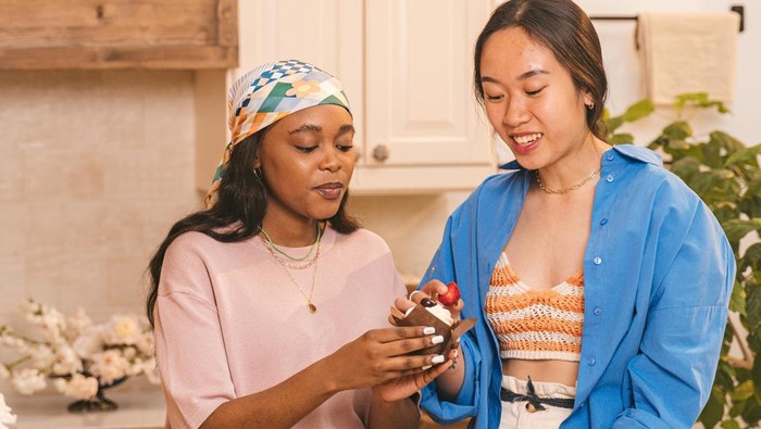 Orang yang suka manis suka menolong.