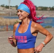 Inspiratif, Kisah Perempuan Cetak Rekor Dunia Ultramarathon 100 Mil di Usia 44 Tahun