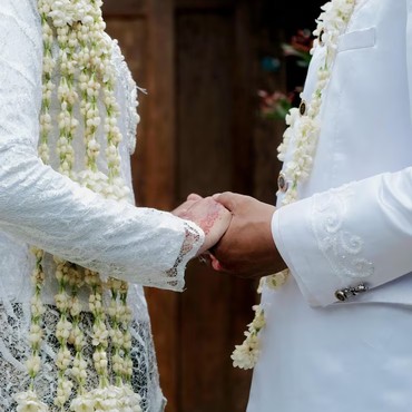 10 Contoh Teks MC Pernikahan Bahasa Jawa yang Sopan dan Mudah Dipahami