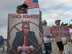Pendukung Trump Ribut dengan Demonstran No Kings di Florida AS