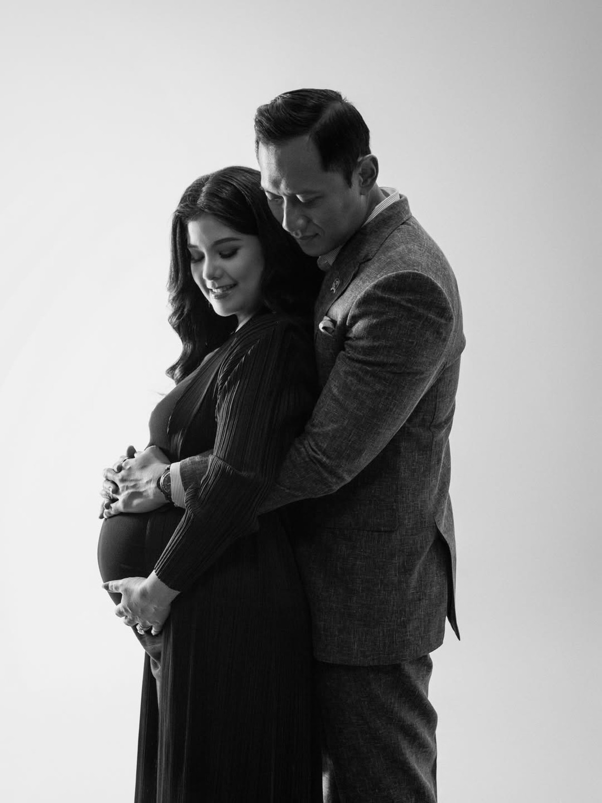 Annisa Pohan siap sambut kelahiran anak kedua&period;