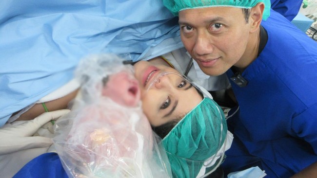 Annisa Pohan Yudhoyono melahirkan anak keduanya pada Minggu (29/3) di Rumah Sakit Pondok Indah, Jakarta Selatan.