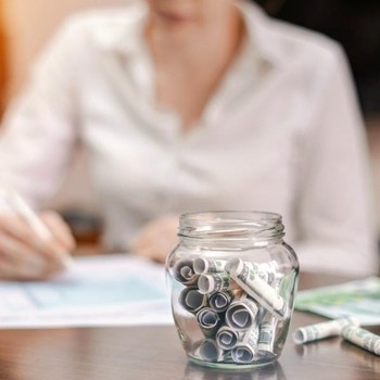 6 Cara Membagi Gaji UMR untuk Penuhi Kebutuhan Sebulan, Jangan Sampai Ludes di Tengah Jalan