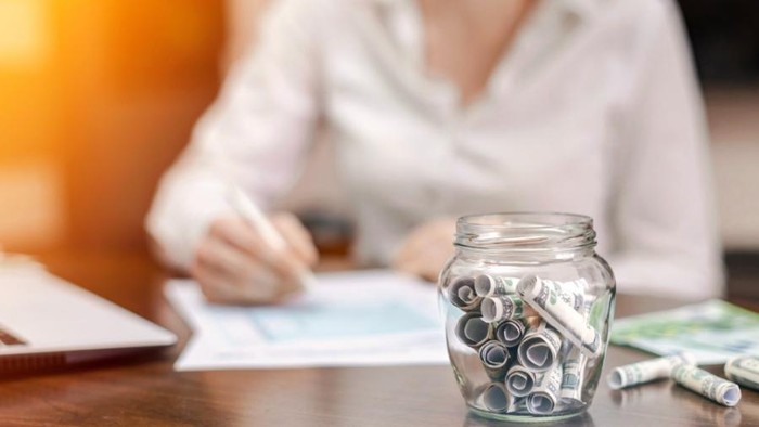 6 Cara Membagi Gaji UMR untuk Penuhi Kebutuhan Sebulan, Jangan Sampai Ludes di Tengah Jalan