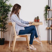 7 Ciri Kepribadian Orang yang Menggoyangkan Kaki saat Duduk Menurut Penelitian