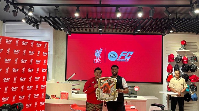 Mantan pemain Liverpool Daniel Sturridge ingin melihat bakat-bakat muda Indonesia dalam kunjungannya ke Jakarta untuk agenda EA x LFC 2026, Minggu (29/3).