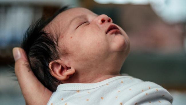Kenali apa itu breath holding spell, yakni respons refleks anak-anak yang menahan napas, dan bagaimana mengatasinya.