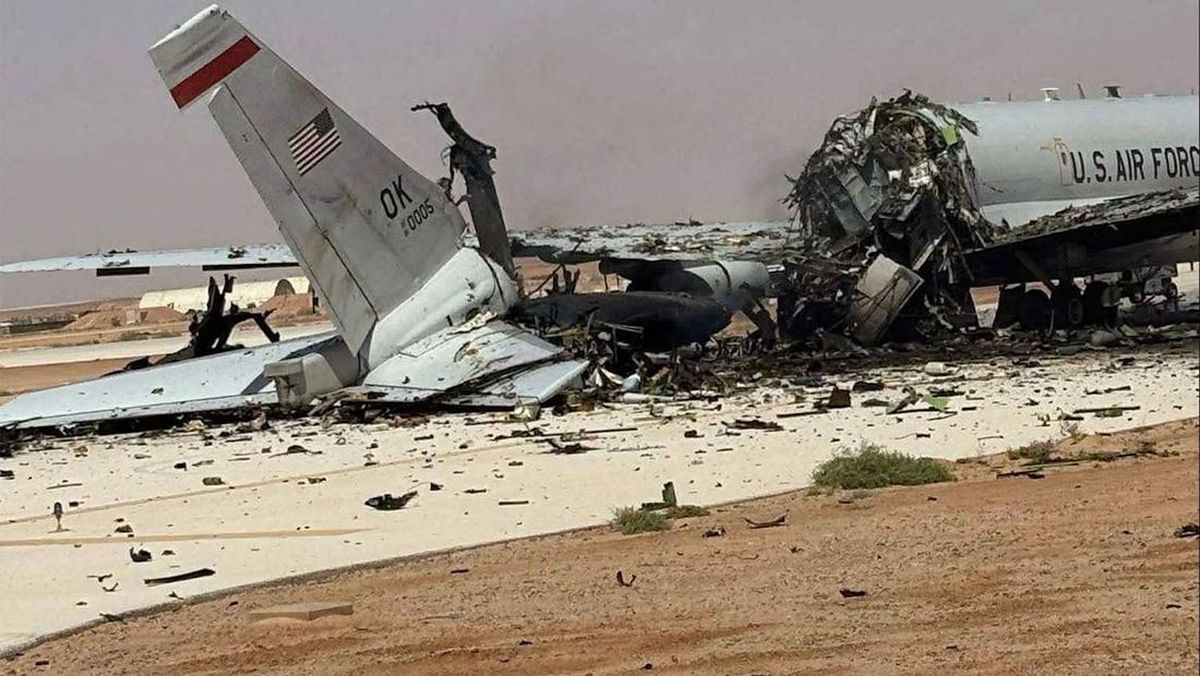 Iran Hancurkan Pesawat Mata-mata AS AWACS E-3 di Pangkalan Saudi