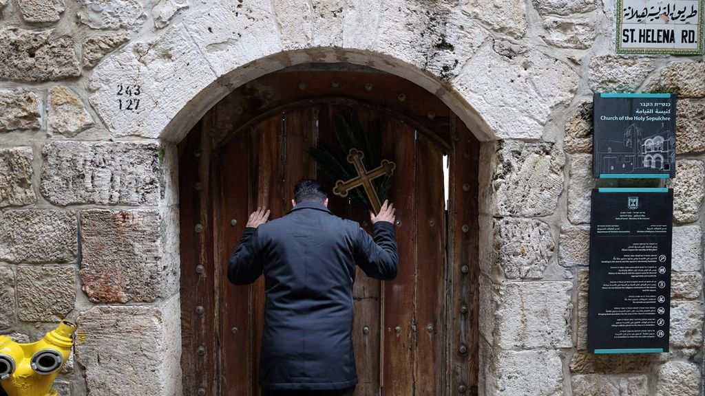 FOTO: Israel Larang Perayaan Minggu Palma di Yerusalem, Prancis Geram