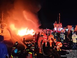 Kapal Tongkang Pengangkut Minyak Terbakar di Kotim, Telan Korban Jiwa
