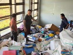 Jaksa Geledah Kantor BKAD-Disperindag Sabu Raijua, Sita 34 Dokumen