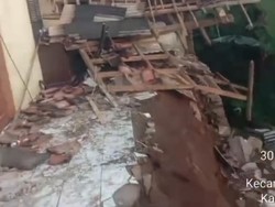 2 Lansia Terluka gegara Rumah Ambruk di Rancakalong Sumedang