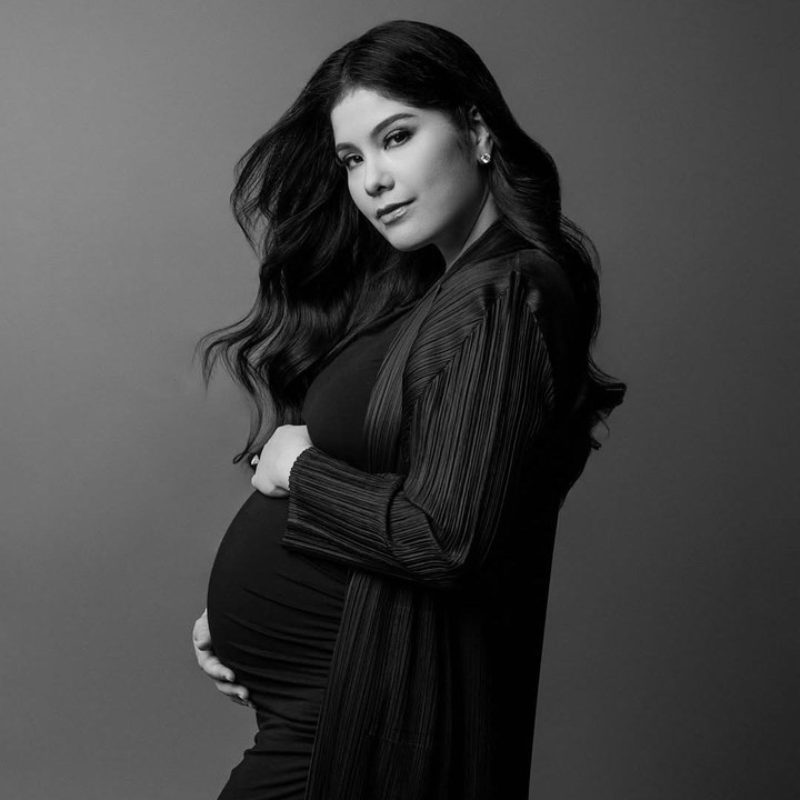 <p>Kehamilan kedua ini menjadi kado terindah bagi Annisa Pohan dan keluarga. Pasalnya, pada tahun 20222, Annisa Pohan sempat mengalami keguguran usai menjalani program bayi tabung. Kala itu, Annisa mengatakan tentang niatnya yang masih ingin mencoba untuk mendapatkan momongan. "Masih ingin berusaha. Coba lagi siapa tahu selanjutnya Allah ridho, kita enggak tahu kapan waktu yang pas. Sambil menunggu, aku sehatin diri aku dulu," ujar Annisa dalam <em>YouTube NGOBROL ASIX.</em> (Foto: Instagram @annisayudhoyono)</p>