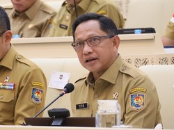 Rapat dengan DPR, Tito Paparkan Capaian Kinerja Strategis Kemendagri