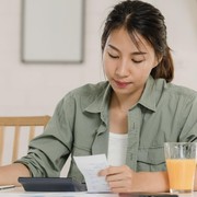 7 Kebiasaan Finansial Kurang Baik yang Tanpa Sadar Sering Dilakukan
