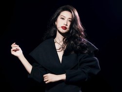 Ratu Kecantikan Vietnam Tampil Tanpa Makeup Demi Peran, Malah Banjir Kritik