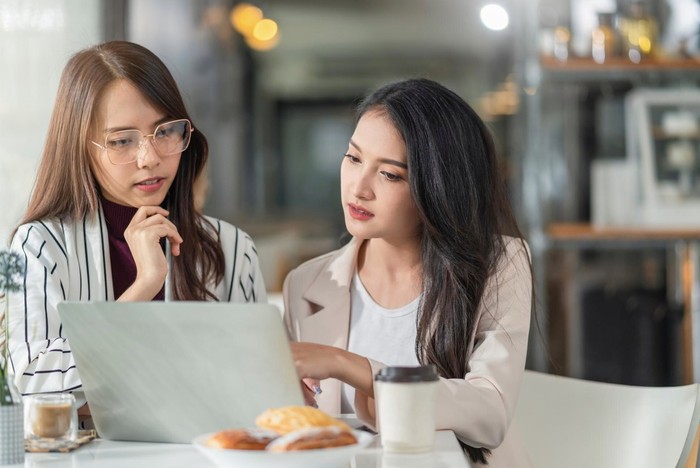 Pemikir yang menggunakan logika akan membuat keputusan tidak hanya tentang apa yang sedang mereka rasakan. /Foto: Freepik.com/Lifestylememory