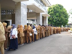 Perdana Kerja Usai Lebaran, Wali Kota Cilegon Tekankan Kedisiplinan ASN