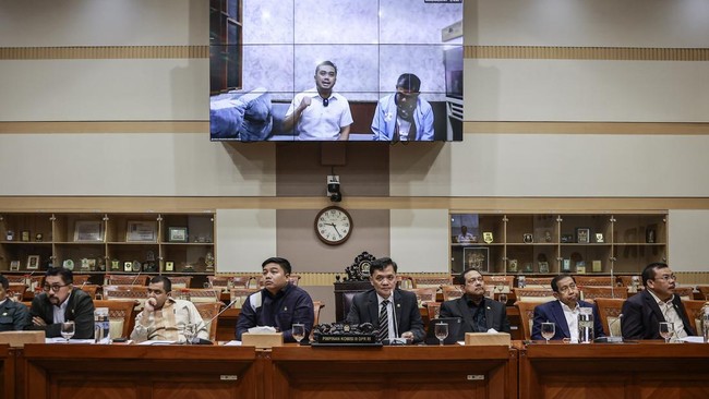 Videografer Amsal Sitepu mengungkap intimidasi dari jaksa dalam kasus dakwaan korupsi usai membuat video profil desa.