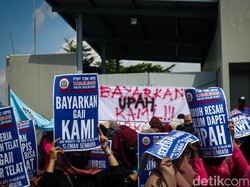 3 Bulan Tak Digaji, Buruh Garmen di Kalasan Demo