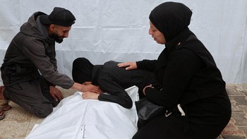 FOTO: Serangan Israel Hantam 2 Pos Polisi Gaza, 6 Orang Tewas