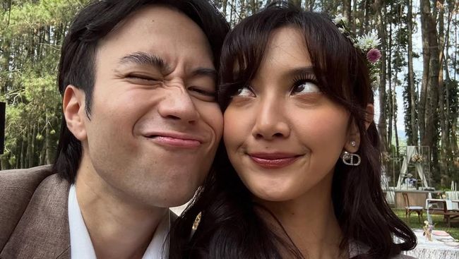 Ini 7 Potret Kenangan Manis Vidi Aldiano dan Sheila Dara Aisha 11 Tahun Bersama