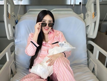 Jalani Tandem Nursing, Zaskia Sungkar & Via Vallen Bertekad Beri yang Terbaik untuk Kedua Anak