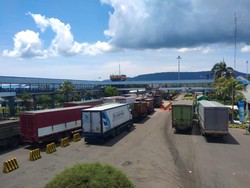 H+9 Lebaran, Antrean Truk Logistik Mengular di Pelabuhan Gilimanuk