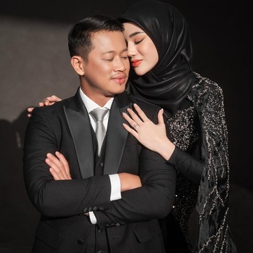 Clara Shinta Gugat Cerai Suami Buntut VCS Bareng Wanita Lain