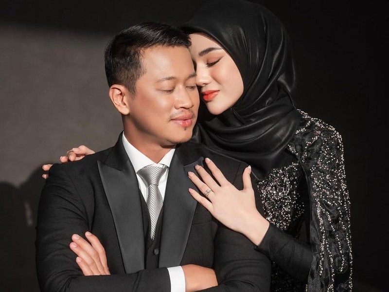 Clara Shinta Gugat Cerai Suami Buntut VCS Bareng Wanita Lain