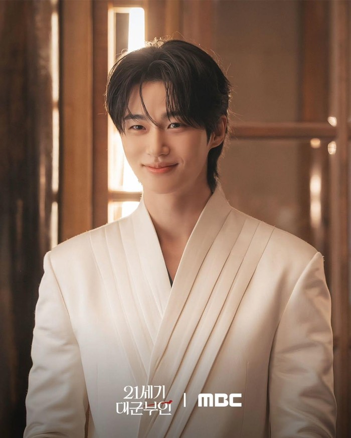 Demi menghindari tekanan dan pengawasan Ibu Suri di istana yang menyesakkan, Pangeran Yi An melangsungkan pernikahan kontrak dengan seorang gadis keturunan chaebol dari kalangan non bangsawan./ foto: instagram.com/mbcdrama_now