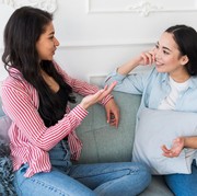 Dikenal Oversharing, 3 Zodiak yang Paling Suka Curhat dan Sulit Simpan Rahasia