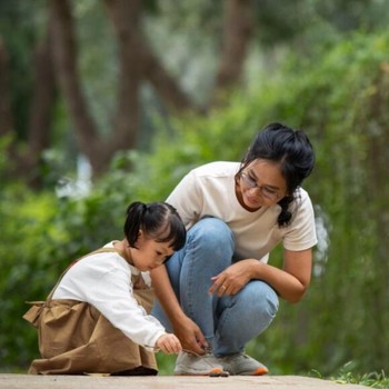 7 Kalimat Sering Diucapkan Orang Tua yang Terapkan Gentle Parenting
