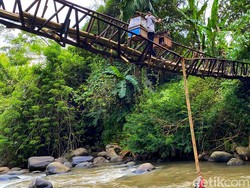 Penampakan Bambu Penopang Jembatan Melintir Cibadak