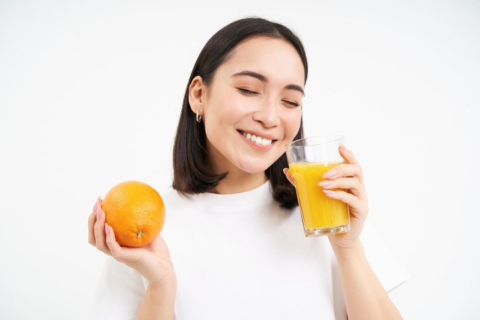 Kaya akan vitamin C, buah jeruk cocok untuk menggantikan cairan di musim panas/Foto dok: Freepik/Benzoix