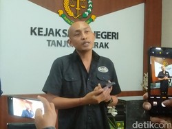 Kejari Tanjung Perak Kembali Geledah PD Pasar Surya