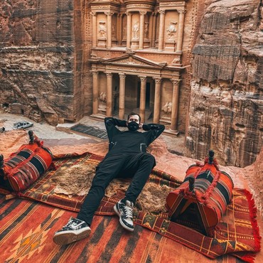 Lirik Lagu Monster - Alan Walker feat. Emyrson Flora