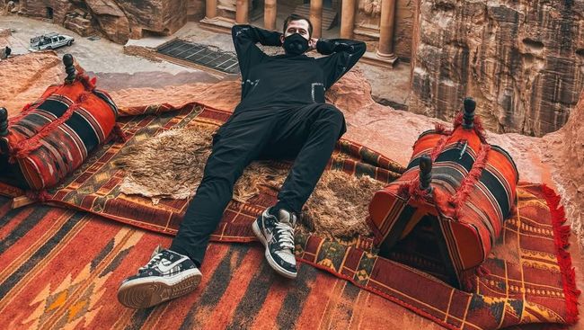 Lirik Lagu Monster - Alan Walker feat. Emyrson Flora