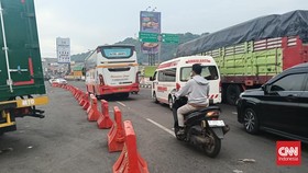 Jalan Menuju Pelabuhan Merak Macet Parah, Sopir Terjebak Berjam-jam