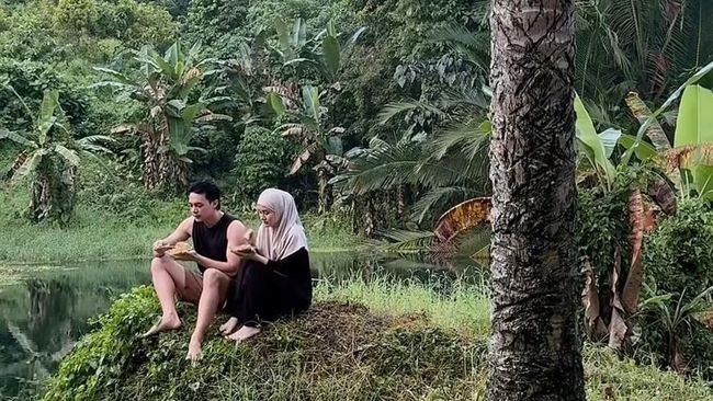 Dinda Hauw Diajak Pulang ke Kampung Rey Mbayang, Tinggal di Rumah Kebun Dikelilingi Pegunungan