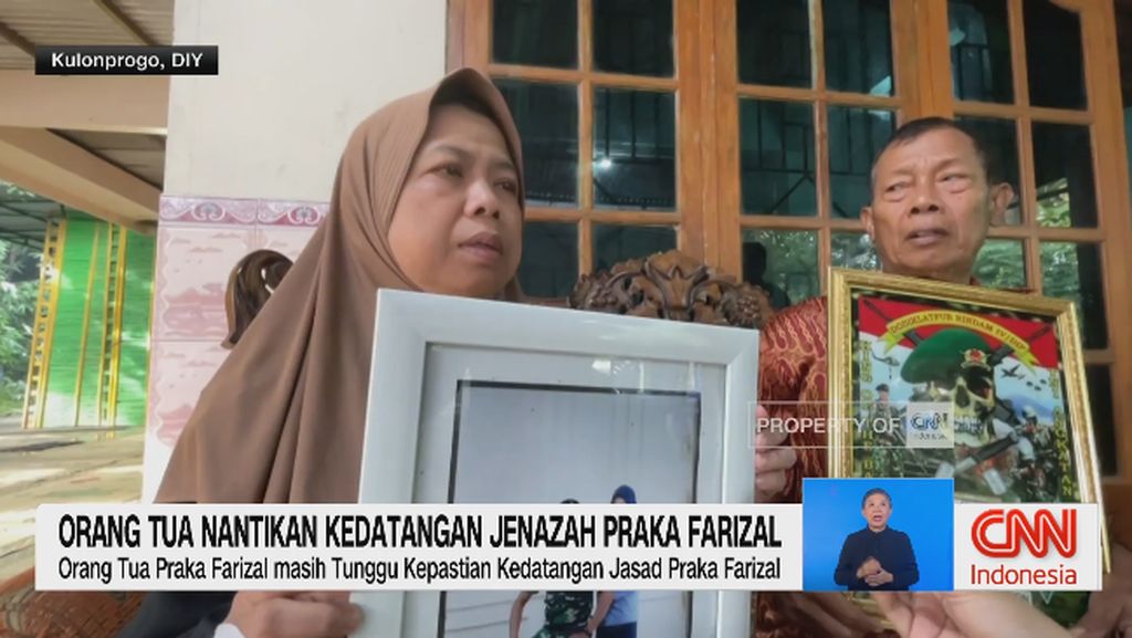VIDEO: Orang Tua Nantikan Kedatangan Almarhum Praka Farizal