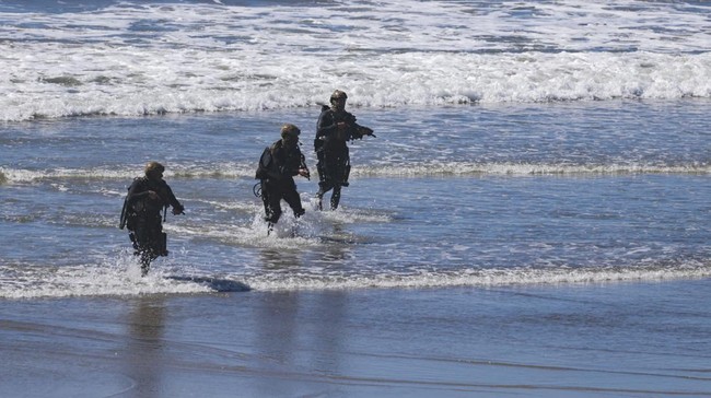 Amerika Serikat telah mengirim pasukan elite Army Rangers dan Navy SEALs ke Timur Tengah seiring meningkatnya ketegangan militer di kawasan.