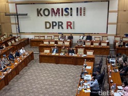 Komisi III DPR Rapat Bareng Kapolda Metro hingga Kuasa Hukum Andrie Yunus