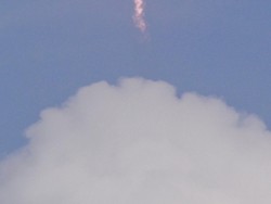 Puing Roket SpaceX Akan Hantam Bulan dengan Kecepatan Tinggi