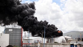 FOTO: Penampakan Pusat Pengolahan Minyak Israel Dihantam Rudal Iran